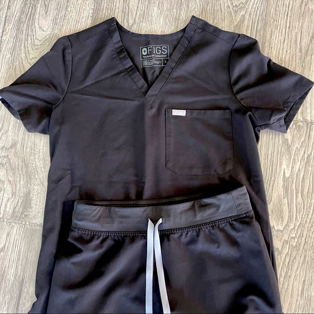 Figs Black Scrubs Set